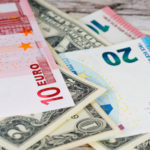 Курсы доллара и евро могут приблизиться к годовым максимумам в ноябре