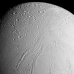Загадковий Енцелад. Вчені знайшли молекули спирту і кисню на супутнику Сатурна